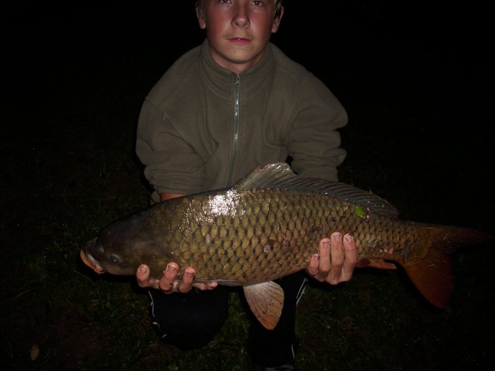 kapor 71cm boilies jetfisch jahoda (pustený)