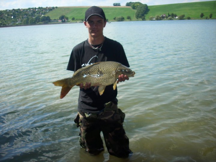 kapor 62cm boilies jetfisch jahoda (pustený)