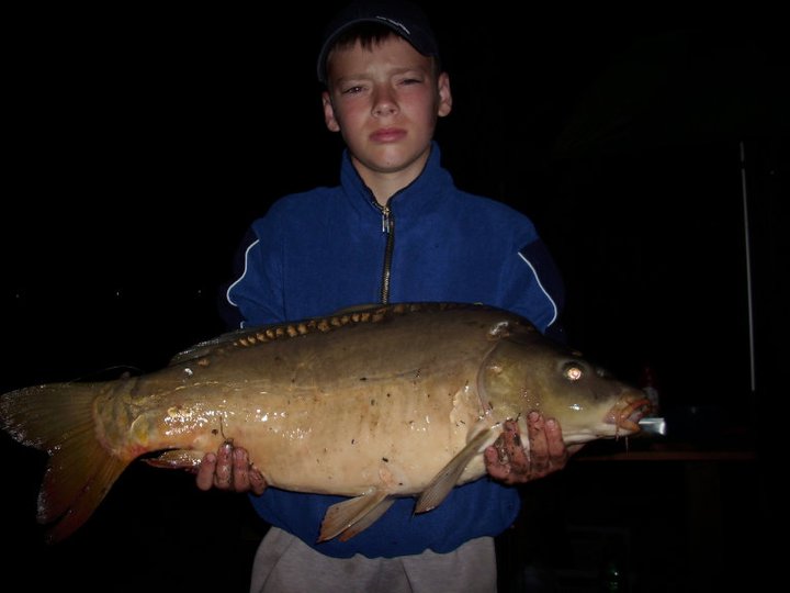 kapor 65cm boilies jetfisch jahoda (pustený)